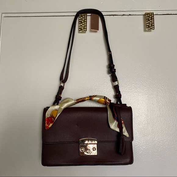 ‼️2/$30‼️Adjustable Crossbody bag - Picture 2 of 15